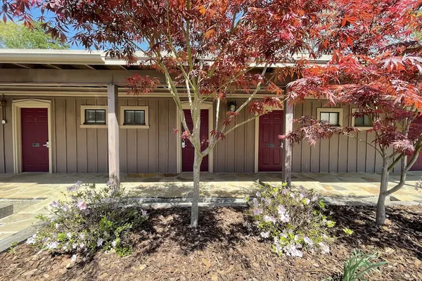 Photo 1 - Mountain Harbor Queen Guest Room on Lake Ouachita by RedAwning