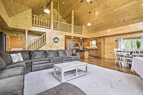 Photo 1 - Pet-friendly Lakeview Cabin w/ Hot Tub!