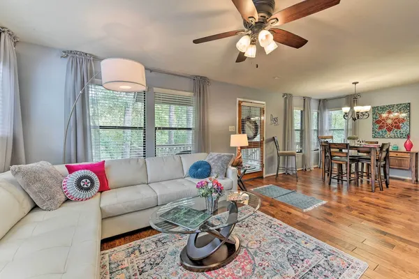Photo 1 - Cozy Woodlands Townhome w/ Deck Near Market Street