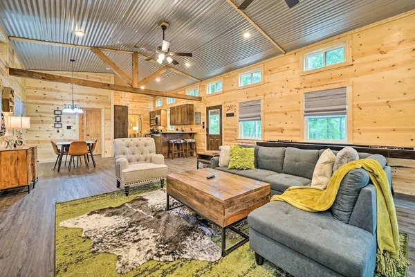 Photo 1 - Stylish Cabin by Beavers Bend: Hot Tub & Fire Pit