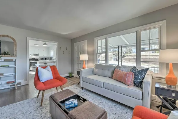 Photo 1 - Mid-century Modern Cottage in Ardmore Area!
