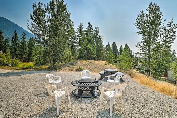 Photo 1 - Wilderness Glamping: Eureka Tiny Home w/ Hot Tub!