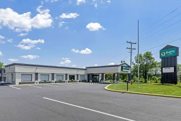 Photo 1 - Suburban Studios Verona - Staunton North