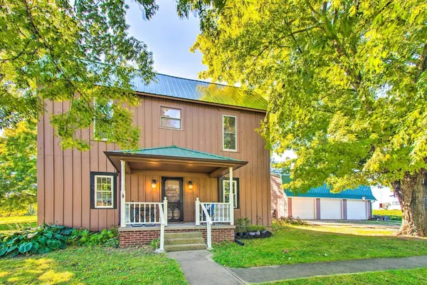 Photo 1 - Beautifully Restored Farmhouse in Marshall!