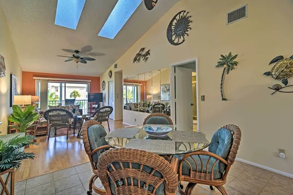 Photo 1 - Resort Home < 1 Mi to Treasure Island Beachfront