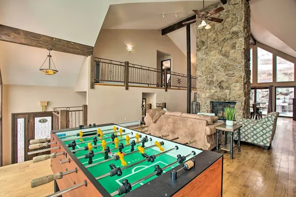 Photo 1 - Evergreen Retreat + Hot Tub, Mtn Views & Game Room