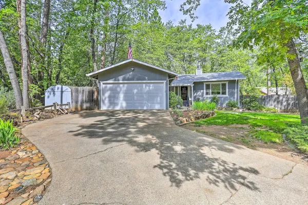 Photo 1 - Charming Shasta Lake Retreat: Boat, Hike & Fish!