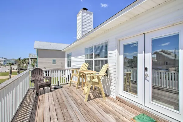 Photo 1 - Pensacola Beach Home: 1 Block to Beach Access