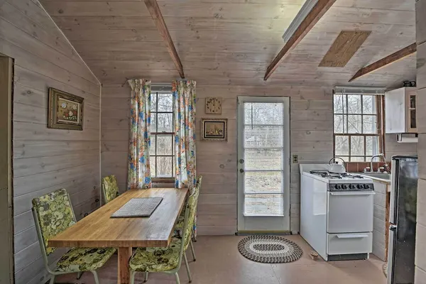 Photo 1 - Cozy Vineyard Haven Cottage < 1 Mi to Beach!