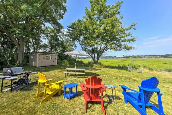Photo 1 - Lovely 'blue Heron Cottage' on Annisquam River!