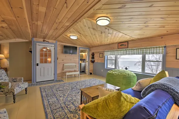 Photo 1 - 'captain's Quarters' at St Albans Bay Marina
