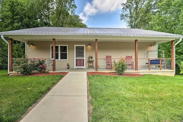 Photo 1 - Updated Cottage at Lake Junaluska Golf Course!