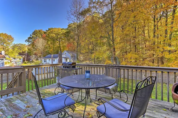 Photo 1 - Inviting Hewitt Home Near Hiking & Skiing!