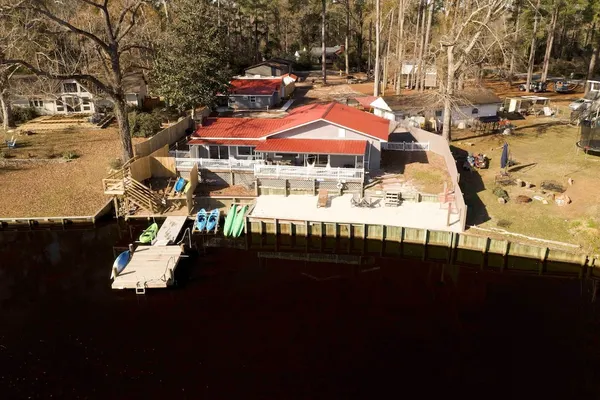 Photo 1 - 'the Grey Goose': Waterfront Home With Beach