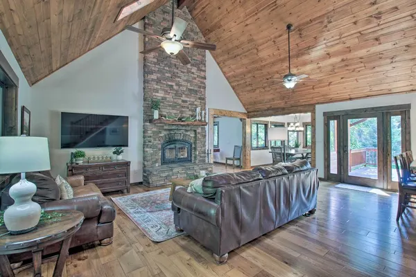 Photo 1 - Pinetop Cabin: Hot Tub, Deck, Grill, & Game Room!