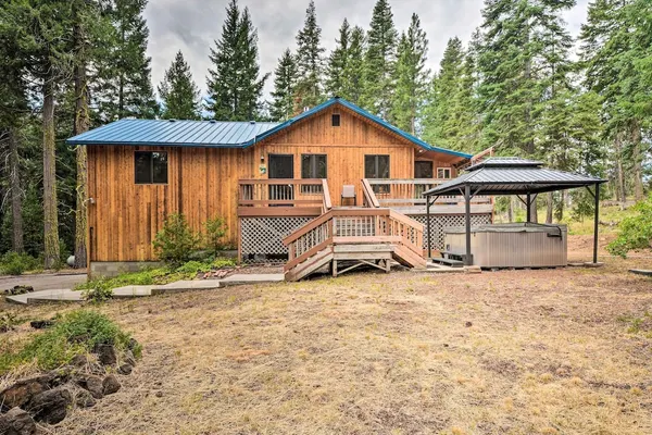 Photo 1 - Cabin w/ Hot Tub, By Crater Lake Nat'l Park!