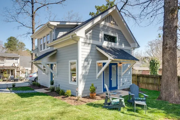 Photo 1 - West Atlanta Craftsman Studio With Front Yard!