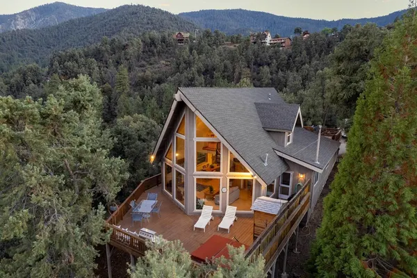 Photo 1 - Lovely Pine Mountain Club Retreat With Hot Tub!