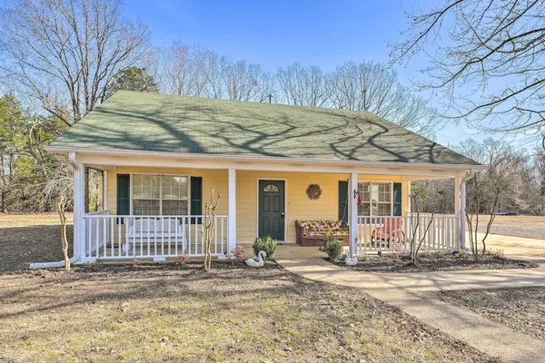 Photo 1 - Dog-friendly Senatobia Cottage w/ Fishing Pond!
