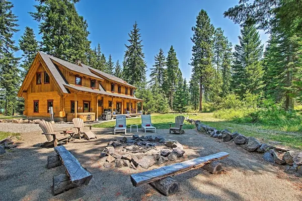 Photo 1 - Cle Elum Mountain Cabin w/ Hot Tub & Trails!