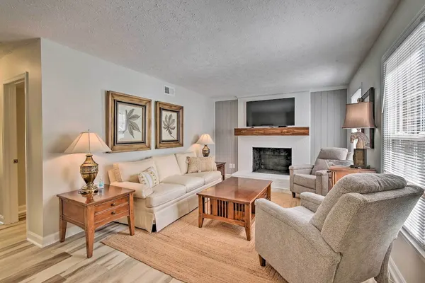 Photo 1 - Downtown Southern Pines Townhome With Deck!