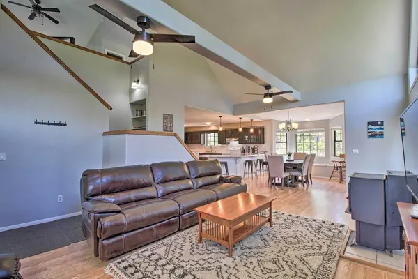 Photo 1 - Modern Show Low Retreat w/ Deck & Mtn Views!
