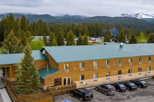 Photo 1 - Mountain Vista Hotel