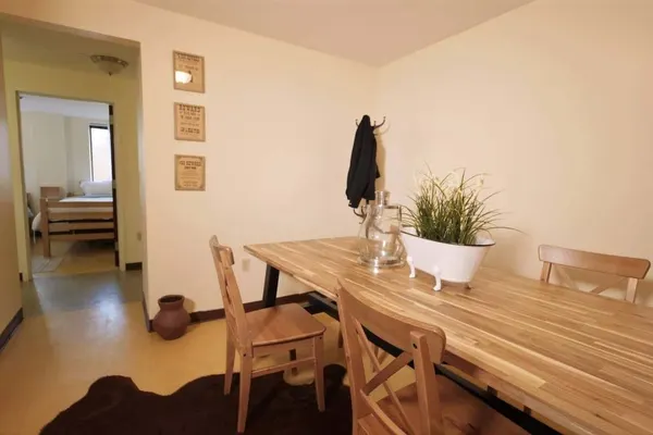Photo 1 - 2 Bedroom Downtown Apt Walkable Safe Clean