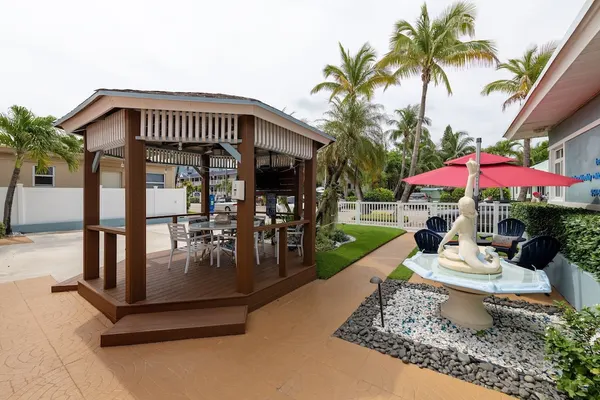 Photo 1 - Tropic Isle Boutique Hotel