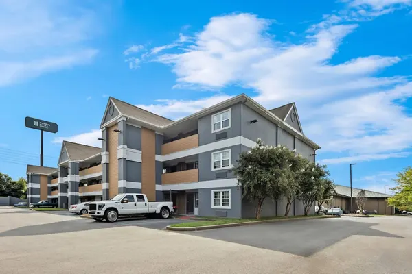 Photo 1 - Mainstay Suites Knoxville - Cedar Bluff