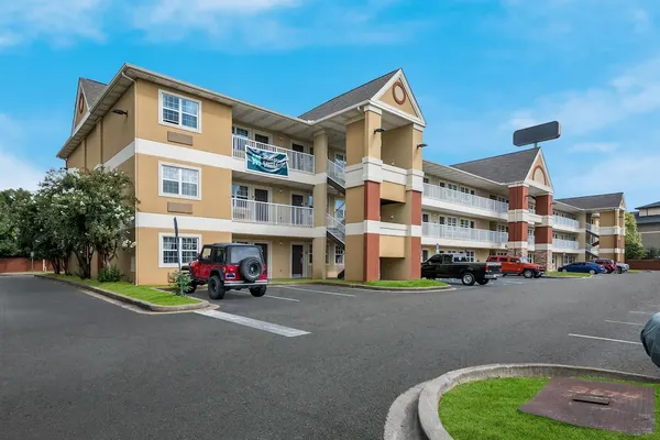 Photo 1 - Mainstay Suites Knoxville - Cedar Bluff