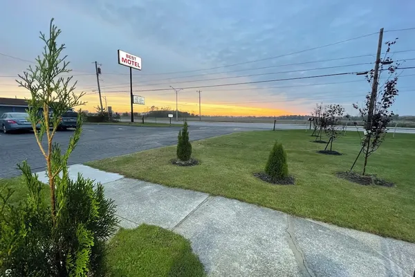 Photo 1 - Best Motel Bowling Green