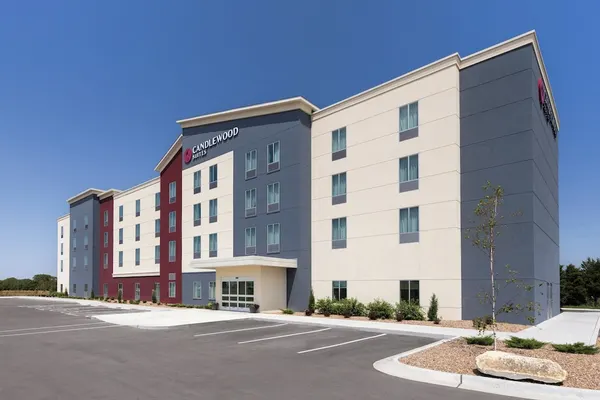Photo 1 - Candlewood Suites Mcpherson by IHG