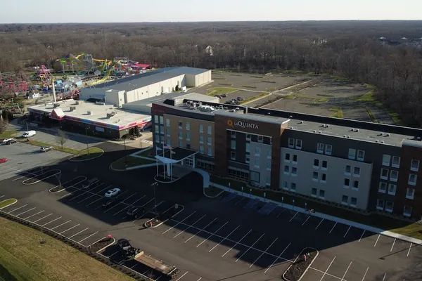 Photo 1 - Hawthorn Extended Stay by Wyndham Mount Laurel / Moorestown