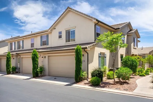Photo 1 - A Sunny Escape By The Pool 3 Bedroom Townhouse