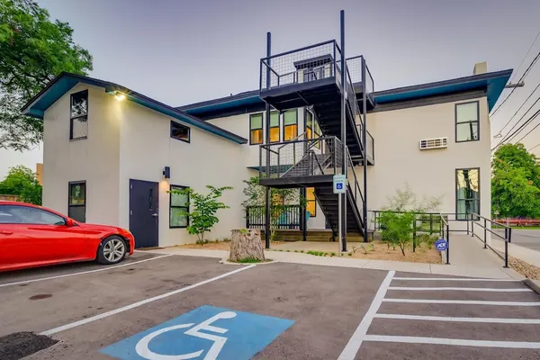 Photo 1 - Private Suite in Historic Austin B&b: Sleeps 4!