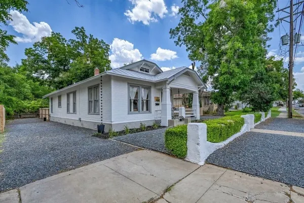 Photo 1 - The Golden Goose - Hot Tub-fire Pit-2 Blks to Main