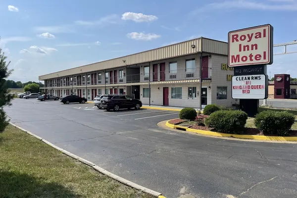 Photo 1 - Royal Inn Motel