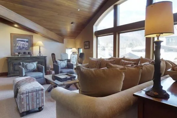 Photo 1 - Vail Village 5 Bedroom With Private Hot Tub - Plaza Lodge