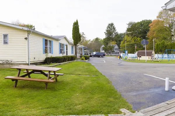 Photo 1 - Parkside Motel By OYO Meadville Conneaut Lake