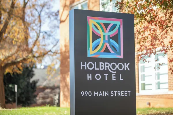 Photo 1 - The Holbrook Hotel