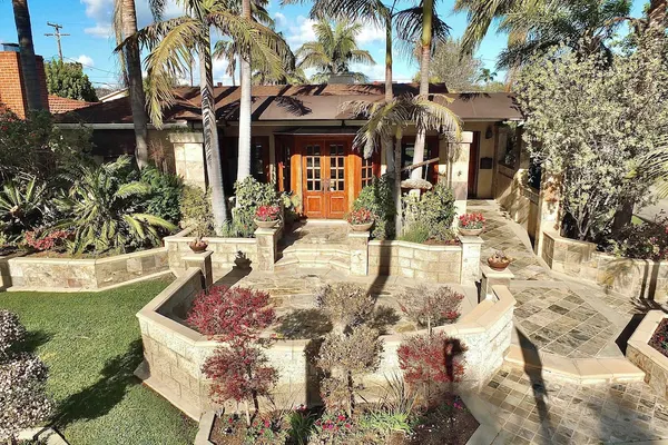 Photo 1 - The Belmont Beach Bungalow Pool & Hot Tub!