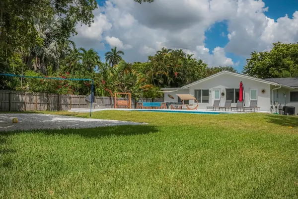 Photo 1 - Boho Villa 4BR Villa With Canal View Sand VB CT