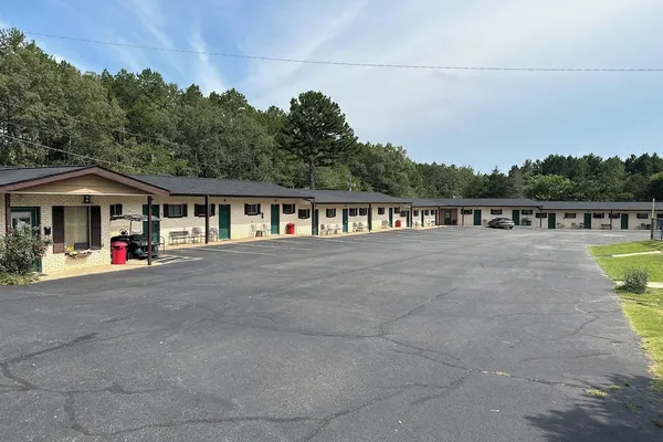 Photo 1 - Sportsman's Lodge