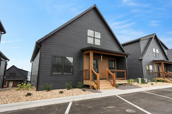Photo 1 - Cedar Shores 7 Bedroom Home by RedAwning