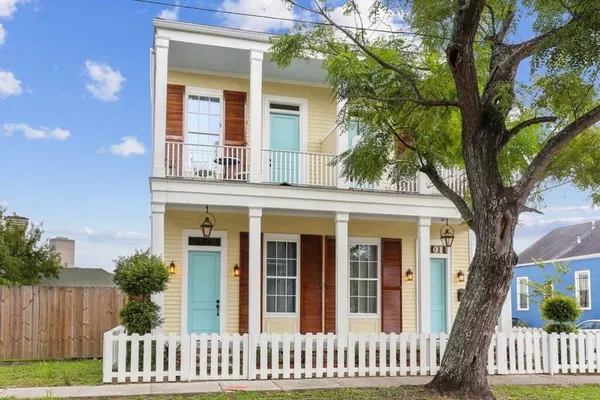 Photo 1 - Big Easy Suite on Josephine Street w Pool