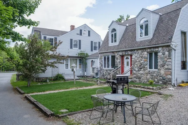 Photo 1 - 3Bedroom2Bath CarriageHouse Pet Friendly