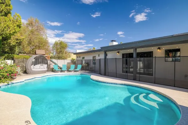 Photo 1 - Backyard Pool, Puttinggreen, Playground Modern 5bdr White Agate by Avantstay