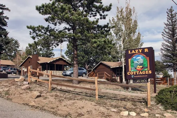 Photo 1 - Lazy R Cottages: 16a 2 Bedroom Cabin