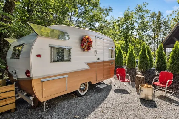 Photo 1 - Shasta Mountain Escape 1 Bedroom Home by RedAwning